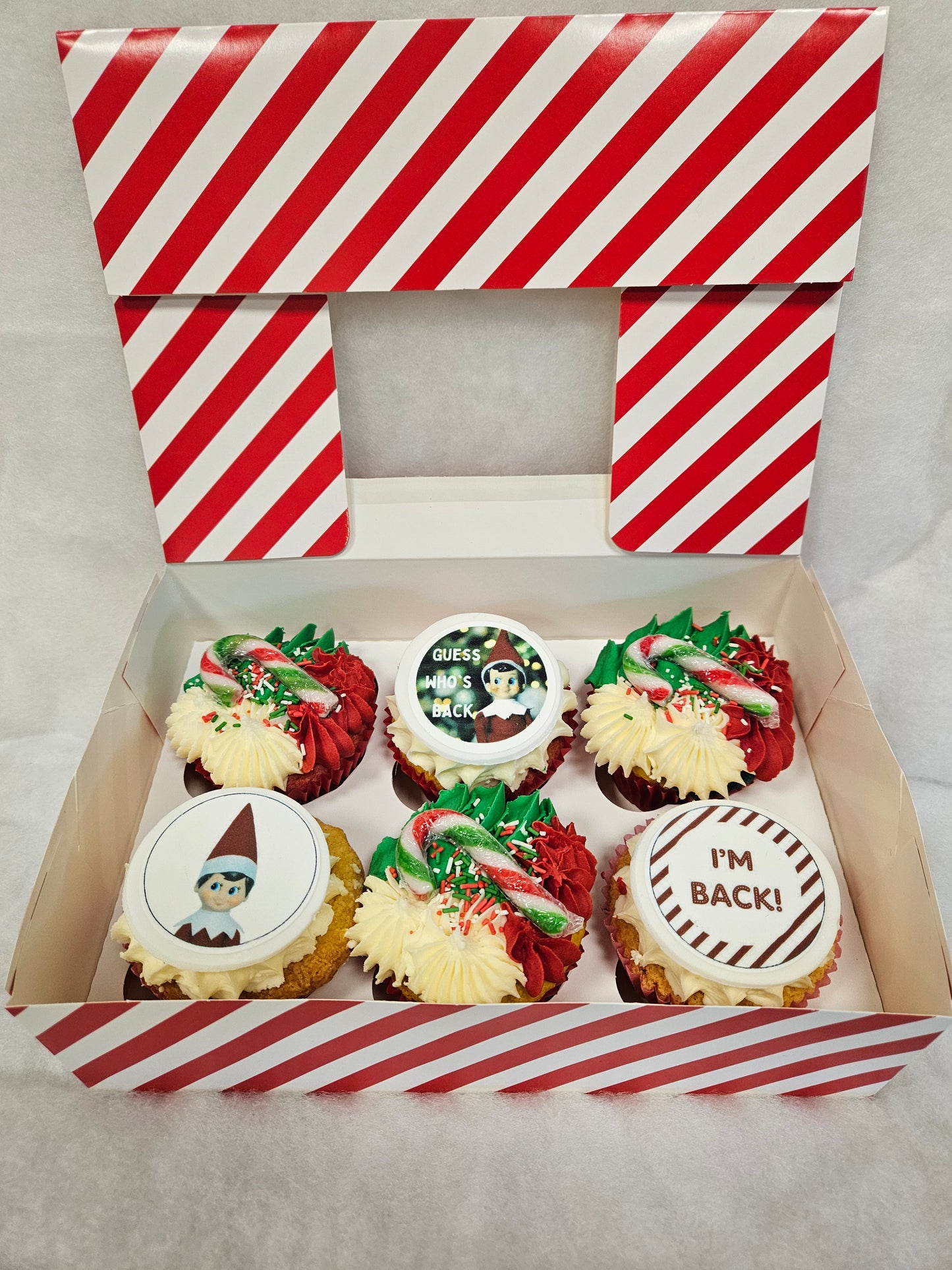 Elf on the shelf arrival cupcakes